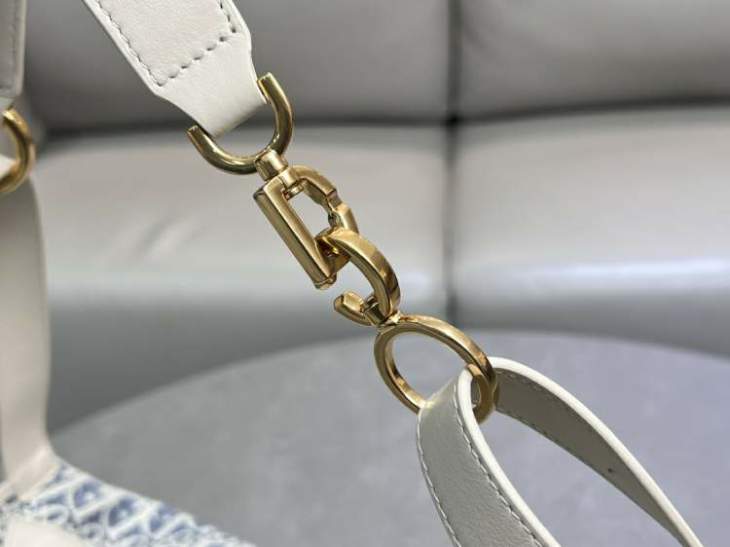 Picture of Dior Handbags _SKUfw239221982fw